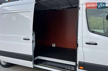Грузовой фургон Mercedes-Benz Sprinter 2021 в 