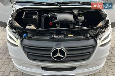 Грузовой фургон Mercedes-Benz Sprinter 2021 в 