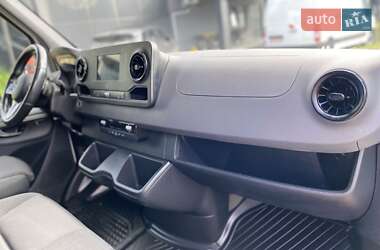 Грузовой фургон Mercedes-Benz Sprinter 2020 в 