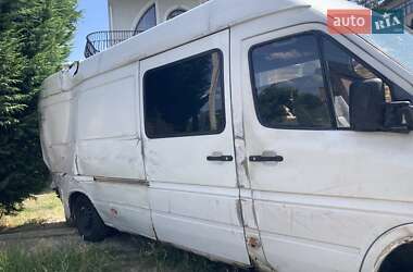 Грузопассажирский фургон Mercedes-Benz Sprinter 2004 в Черновцах