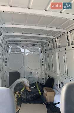 Грузопассажирский фургон Mercedes-Benz Sprinter 2023 в 