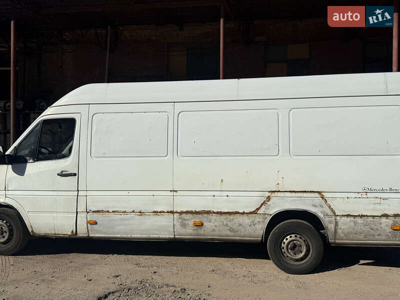 Грузовой фургон Mercedes-Benz Sprinter 2000 в Киеве