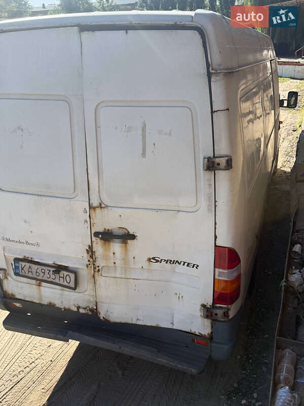 Грузовой фургон Mercedes-Benz Sprinter 2000 в Киеве