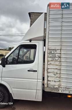 Грузовой фургон Mercedes-Benz Sprinter 2000 в 