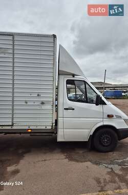 Грузовой фургон Mercedes-Benz Sprinter 2000 в 