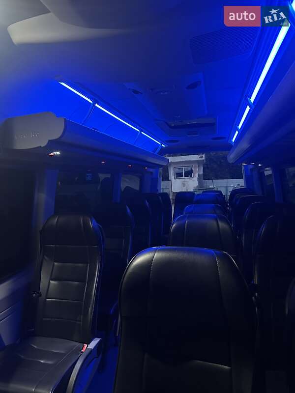 Туристический / Междугородний автобус Mercedes-Benz Sprinter 2015 в Ровно