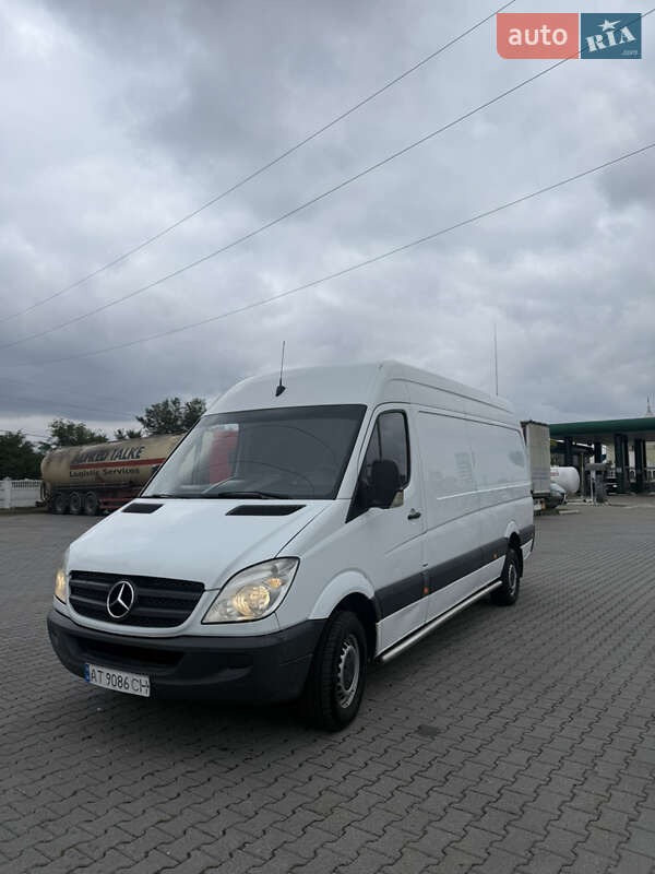 Mercedes-Benz Sprinter 2013