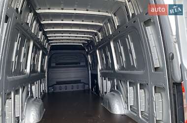 Грузовой фургон Mercedes-Benz Sprinter 2023 в 