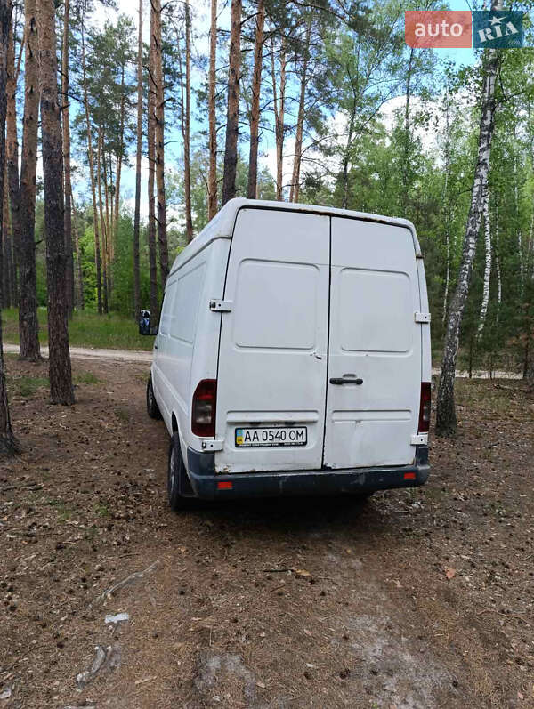 Микроавтобус грузовой (до 3,5т) Mercedes-Benz Sprinter 2004 в Носовке