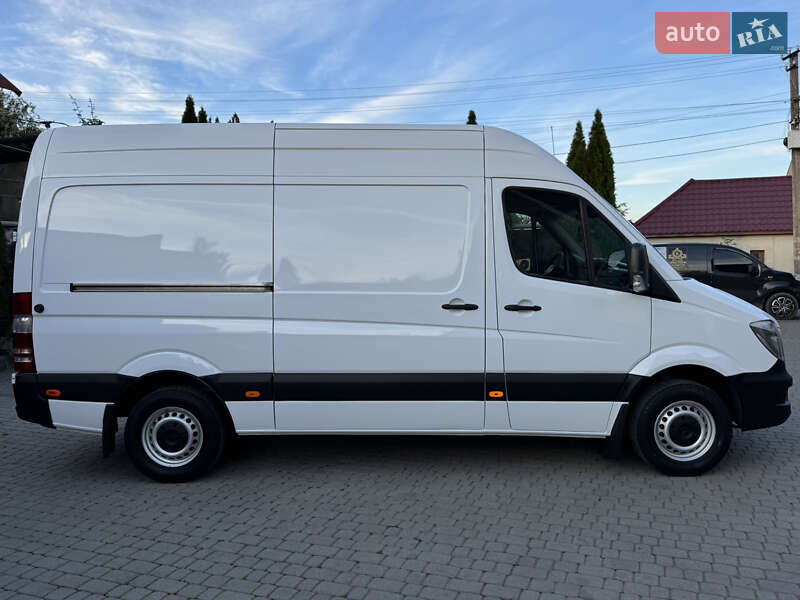 Вантажний фургон Mercedes-Benz Sprinter 2015 в Іршаві