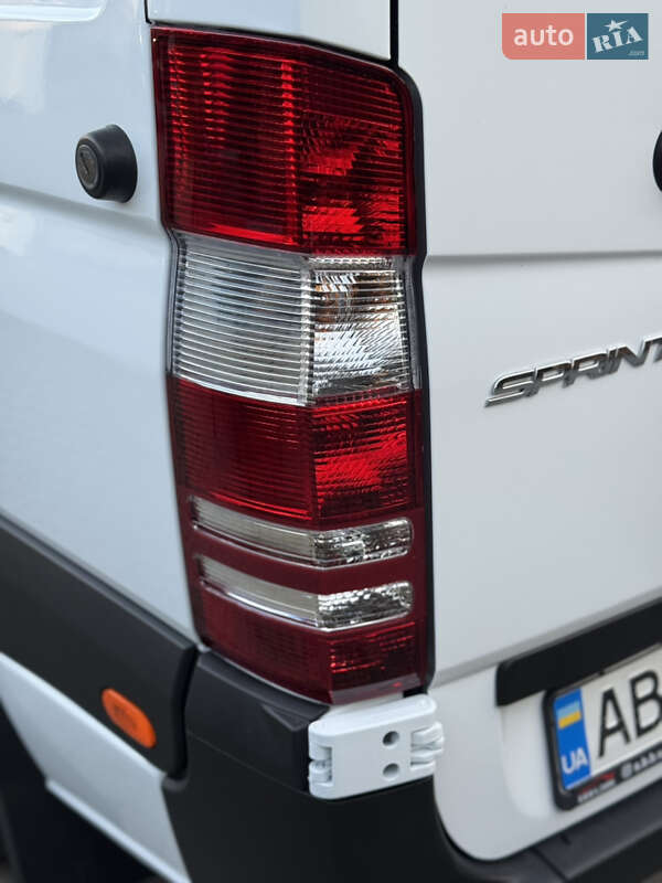 Вантажний фургон Mercedes-Benz Sprinter 2015 в Іршаві