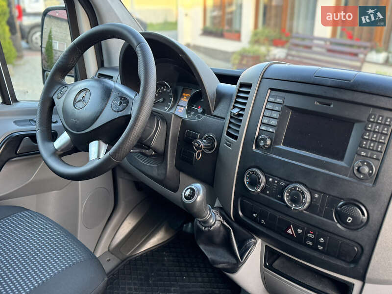 Вантажний фургон Mercedes-Benz Sprinter 2015 в Іршаві