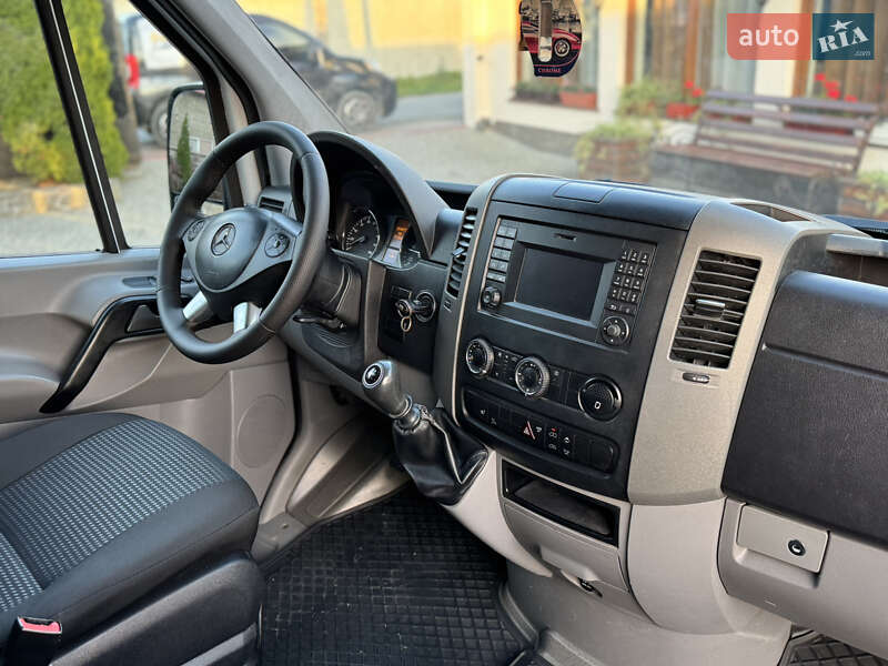Вантажний фургон Mercedes-Benz Sprinter 2015 в Іршаві