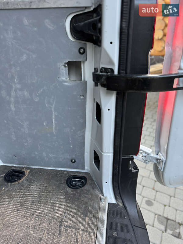 Вантажний фургон Mercedes-Benz Sprinter 2015 в Іршаві