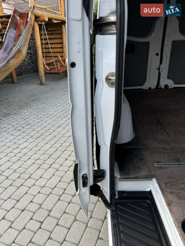 Вантажний фургон Mercedes-Benz Sprinter 2015 в Іршаві