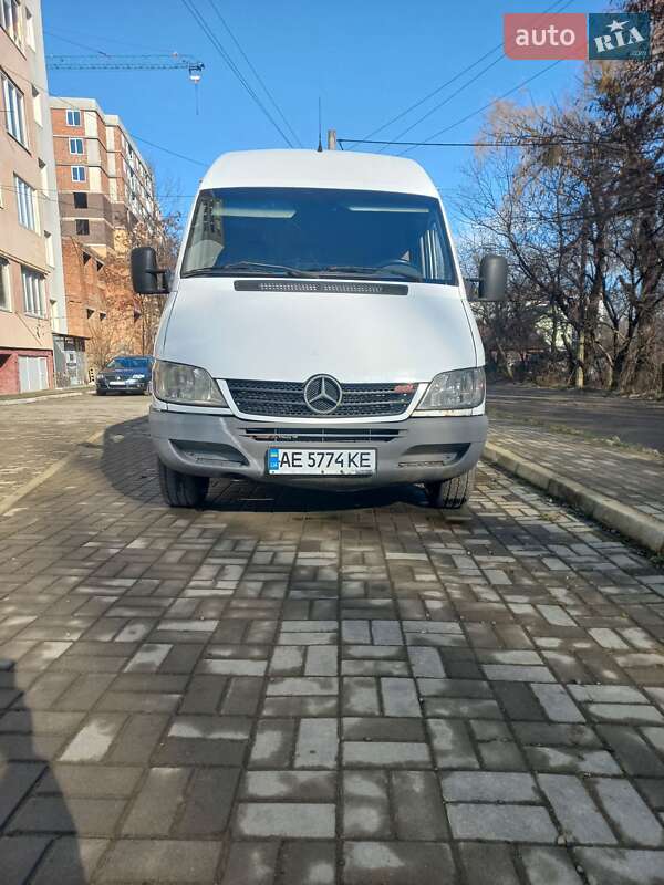 Грузовой фургон Mercedes-Benz Sprinter 2004 в Черновцах