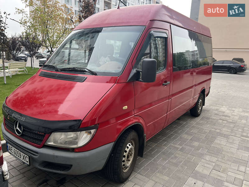 Вантажопасажирський фургон Mercedes-Benz Sprinter 2004 в Дніпрі фото 4 Вантажопасажирський фургон Mercedes-Benz Sprinter 2004 в Дніпрі