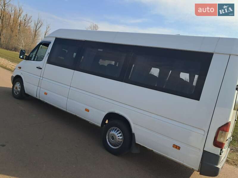 Приміський автобус Mercedes-Benz Sprinter 2001 в Борисполі
