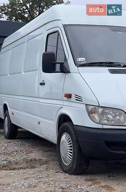 Грузовой фургон Mercedes-Benz Sprinter 2005 в  фото 4 Грузовой фургон Mercedes-Benz Sprinter 2005 в