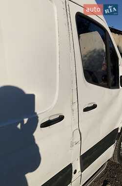 Грузовой фургон Mercedes-Benz Sprinter 2022 в 