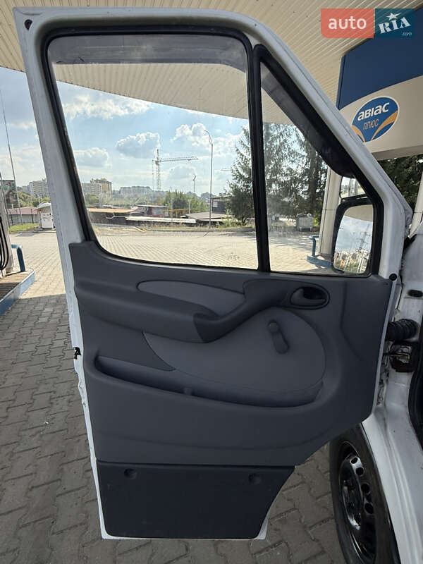 Грузовой фургон Mercedes-Benz Sprinter 2004 в Хмельницком