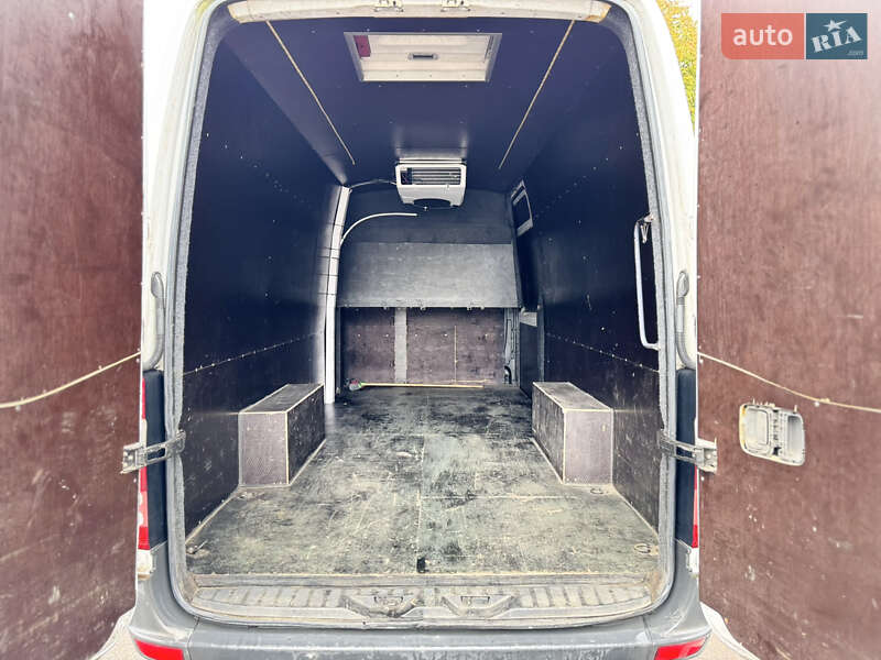 Грузовой фургон Mercedes-Benz Sprinter 2011 в Ровно