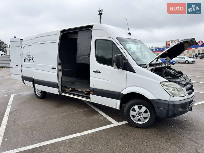 Грузовой фургон Mercedes-Benz Sprinter 2011 в Ровно