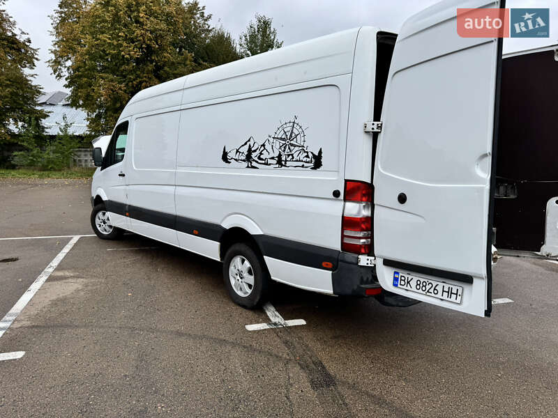 Грузовой фургон Mercedes-Benz Sprinter 2011 в Ровно