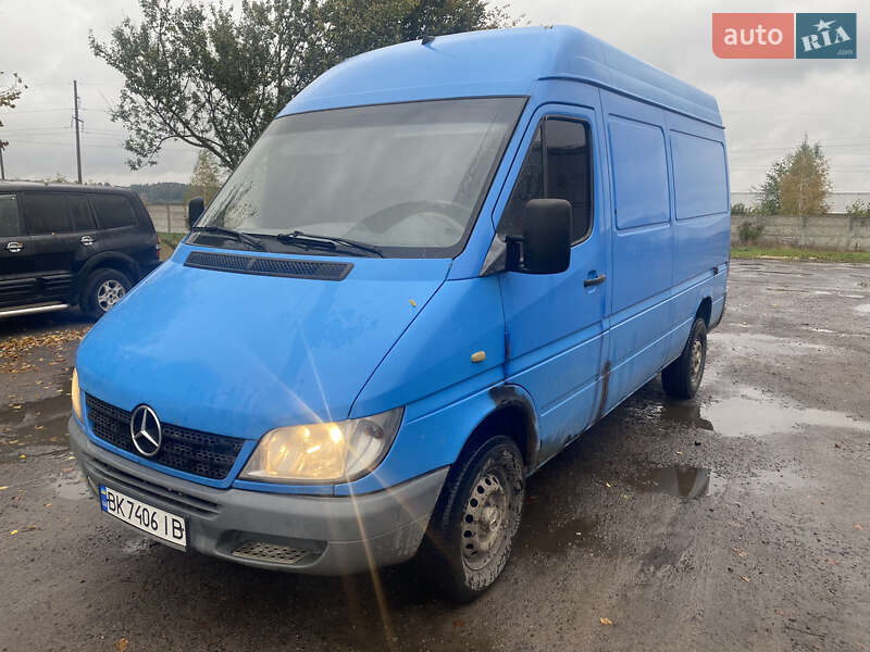 Грузопассажирский фургон Mercedes-Benz Sprinter 2005 в Костополе