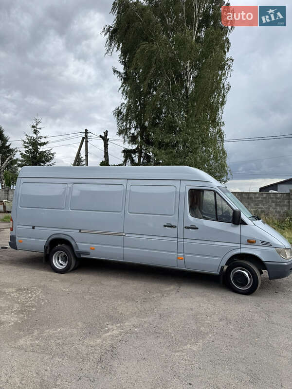 Вантажний фургон Mercedes-Benz Sprinter 2005 в 