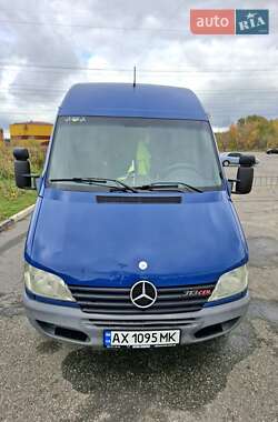 Грузовой фургон Mercedes-Benz Sprinter 2000 в 
