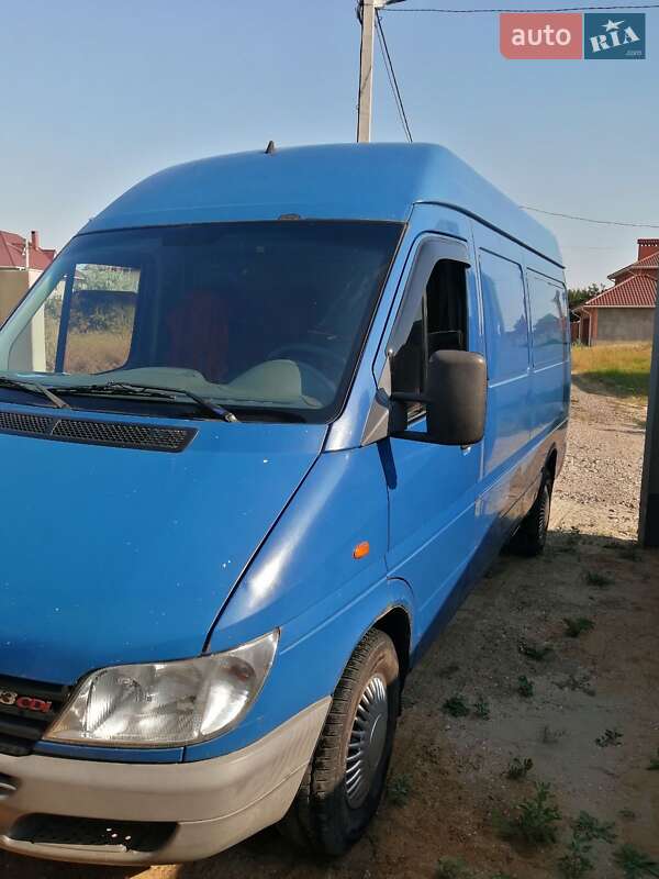 Грузовой фургон Mercedes-Benz Sprinter 2002 в 