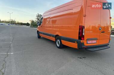 Грузовой фургон Mercedes-Benz Sprinter 2021 в 