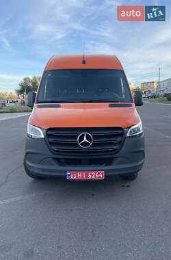 Грузовой фургон Mercedes-Benz Sprinter 2021 в 