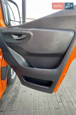Грузовой фургон Mercedes-Benz Sprinter 2021 в 