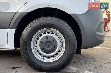 Грузовой фургон Mercedes-Benz Sprinter 2024 в 