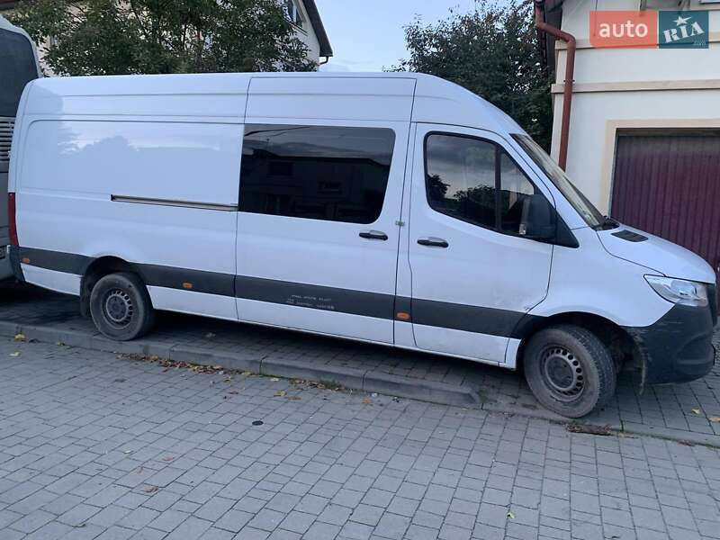 Грузопассажирский фургон Mercedes-Benz Sprinter 2023 в 
