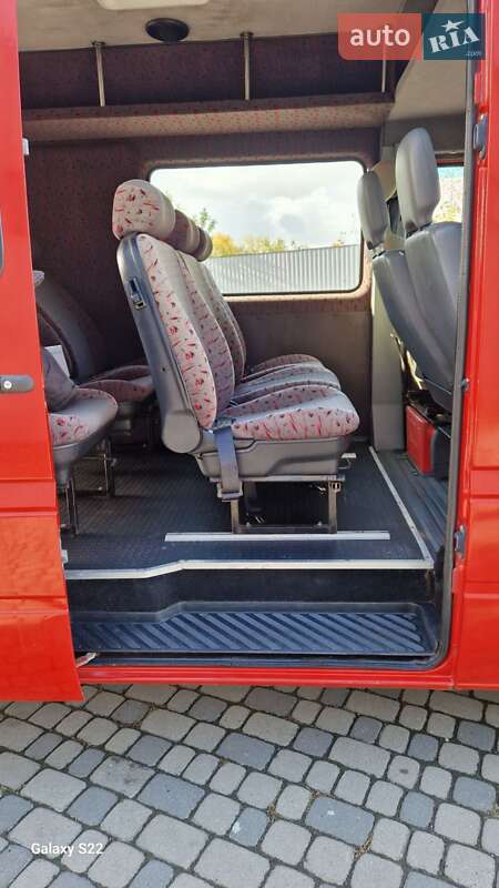 Вантажопасажирський фургон Mercedes-Benz Sprinter 2005 в Івано-Франківську