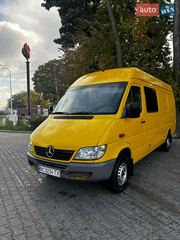 Вантажопасажирський фургон Mercedes-Benz Sprinter 2004 в Львові фото 2 Вантажопасажирський фургон Mercedes-Benz Sprinter 2004 в Львові