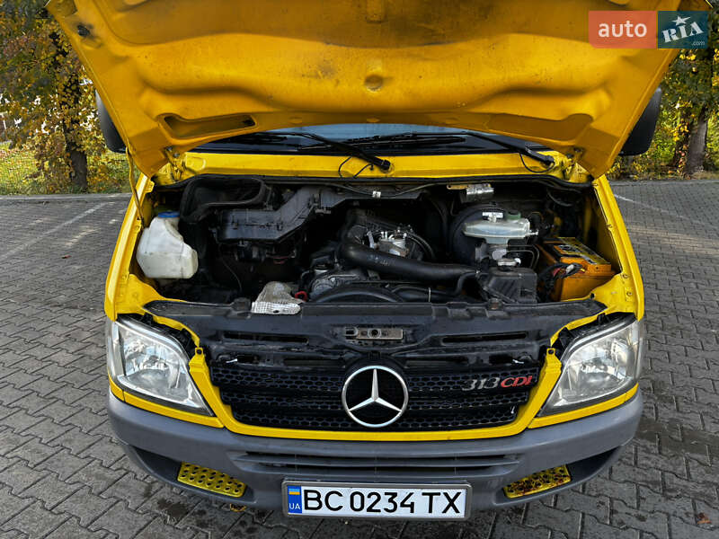 Вантажопасажирський фургон Mercedes-Benz Sprinter 2004 в Львові фото 12 Вантажопасажирський фургон Mercedes-Benz Sprinter 2004 в Львові