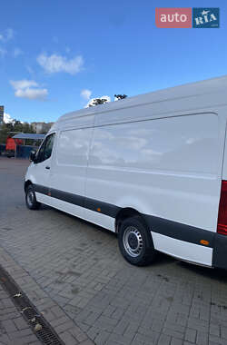 Грузовой фургон Mercedes-Benz Sprinter 2021 в 