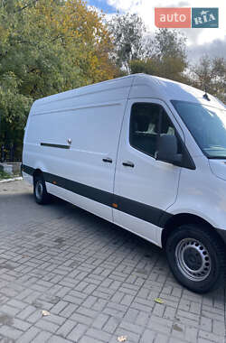 Грузовой фургон Mercedes-Benz Sprinter 2021 в 