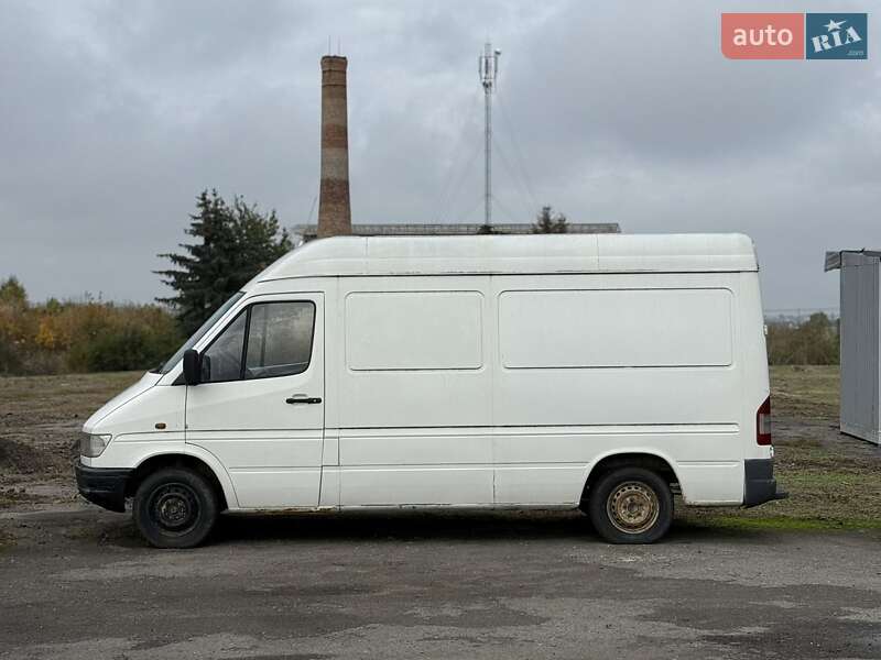 Грузовой фургон Mercedes-Benz Sprinter 1999 в Ровно