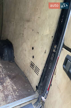 Грузовой фургон Mercedes-Benz Sprinter 2005 в 