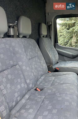 Грузовой фургон Mercedes-Benz Sprinter 2005 в 
