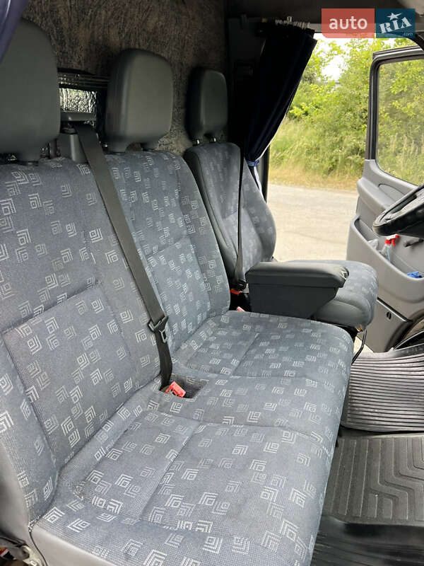 Вантажний фургон Mercedes-Benz Sprinter 2003 в Стрию