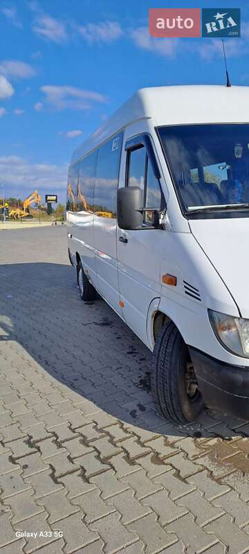 Приміський автобус Mercedes-Benz Sprinter 2005 в Чернівцях