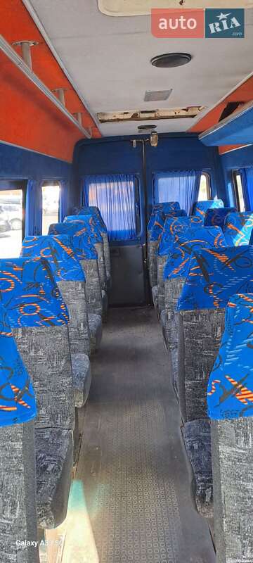 Приміський автобус Mercedes-Benz Sprinter 2005 в Чернівцях