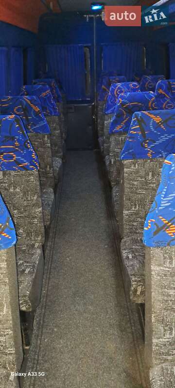 Приміський автобус Mercedes-Benz Sprinter 2005 в Чернівцях