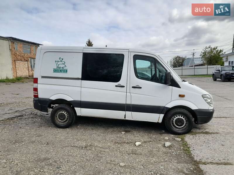 Грузовой фургон Mercedes-Benz Sprinter 2012 в Львове